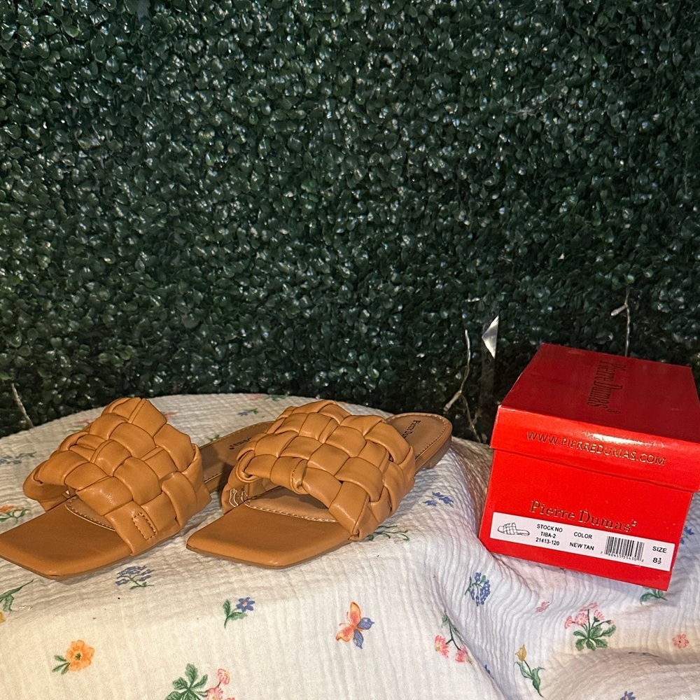 Pierre Dumas Women's Tan Woven Sandals